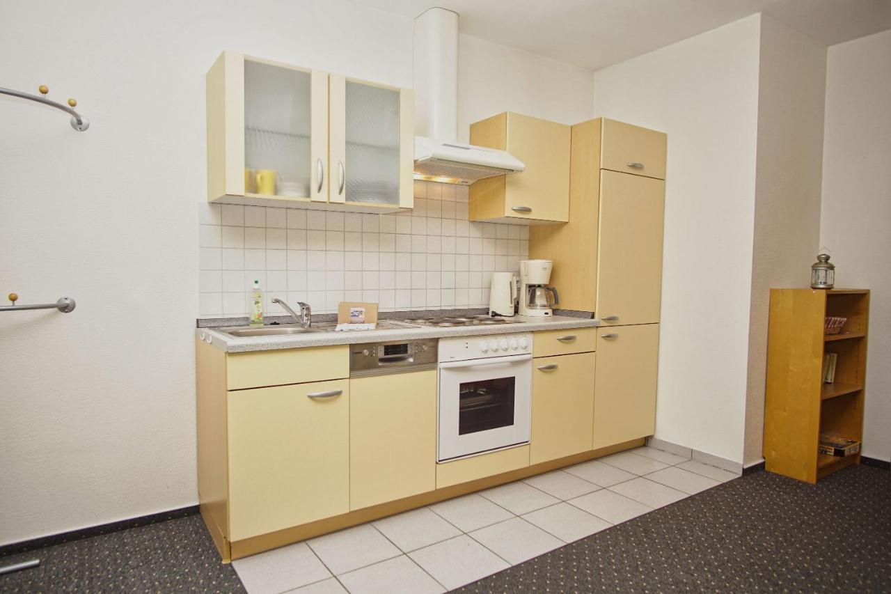 Nah Am Meer, Ruhige Lage, Gratis Nutzung Vom Ahoi Erlebnisbad Und Sauna In Sellin - Haus Inselblick Fewo 01 ゲーレン エクステリア 写真