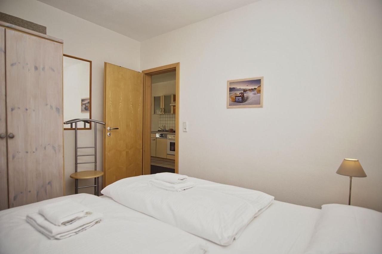 Nah Am Meer, Ruhige Lage, Gratis Nutzung Vom Ahoi Erlebnisbad Und Sauna In Sellin - Haus Inselblick Fewo 01 ゲーレン エクステリア 写真
